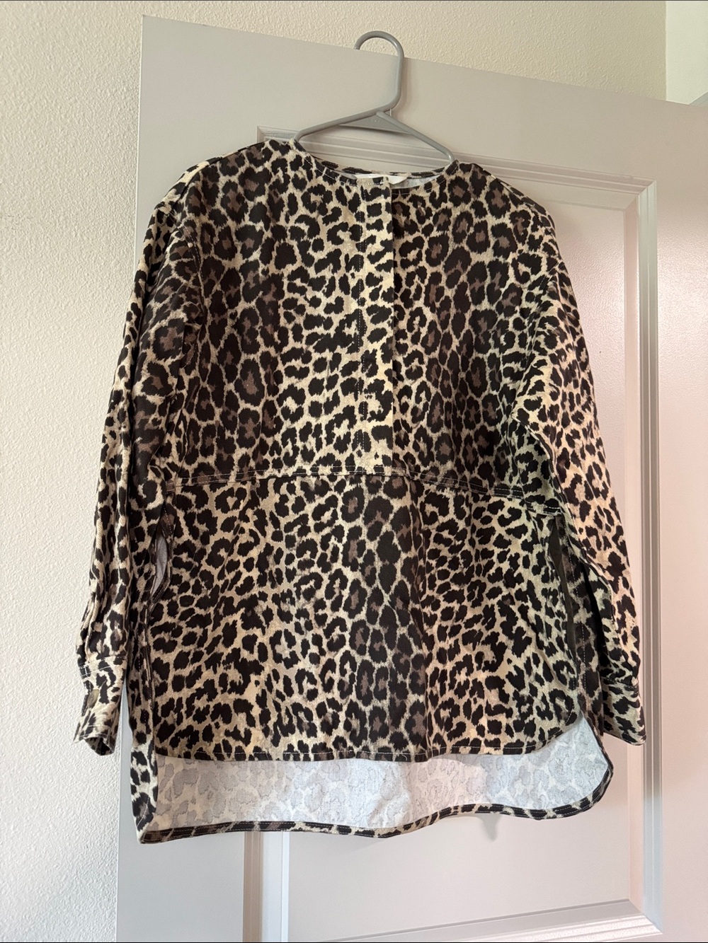 H&M Brand - Oversized Cheetah Print Shirt 🐆
